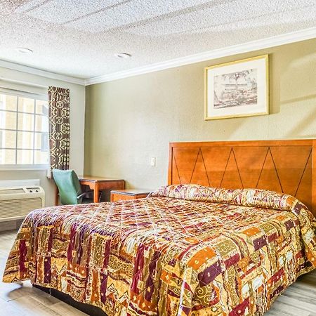 Hotel Whittier, Ca I-605 Екстериор снимка