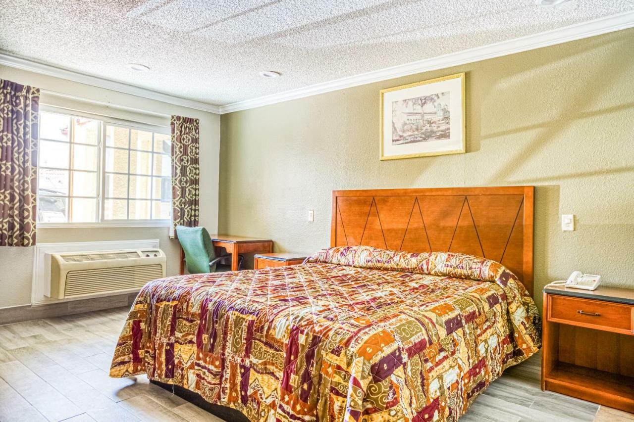 Hotel Whittier, Ca I-605 Екстериор снимка