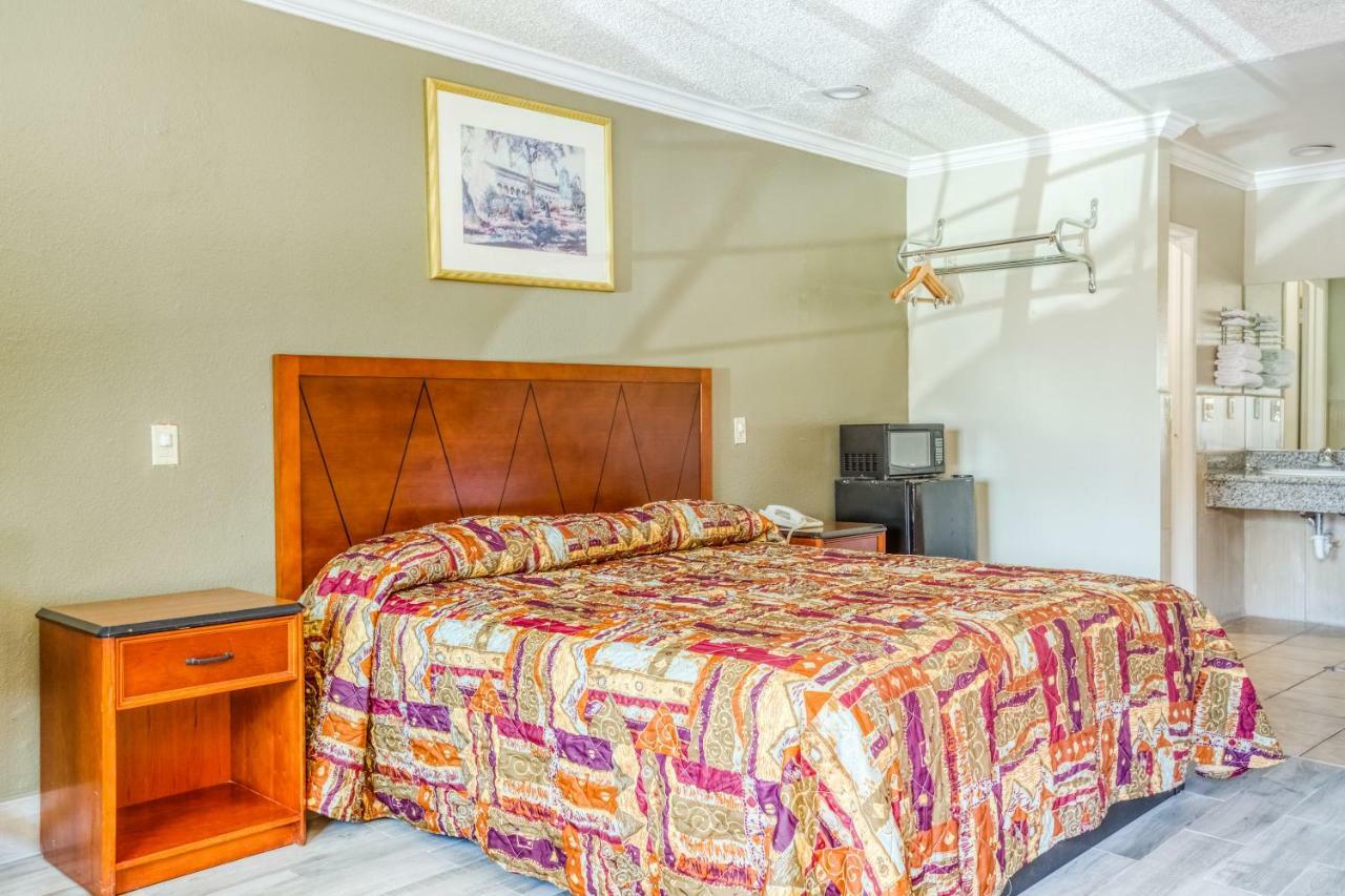 Hotel Whittier, Ca I-605 Екстериор снимка