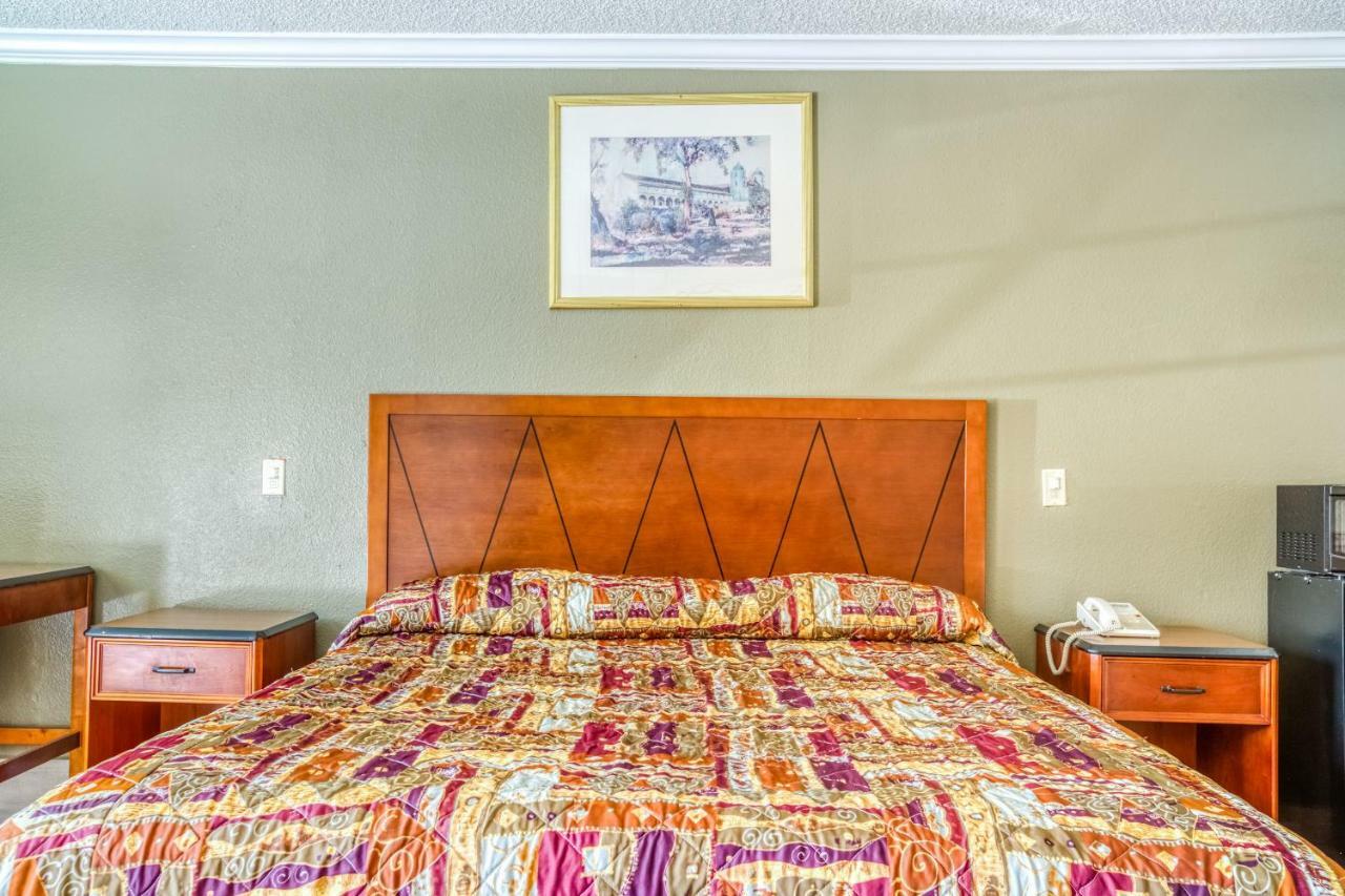 Hotel Whittier, Ca I-605 Екстериор снимка