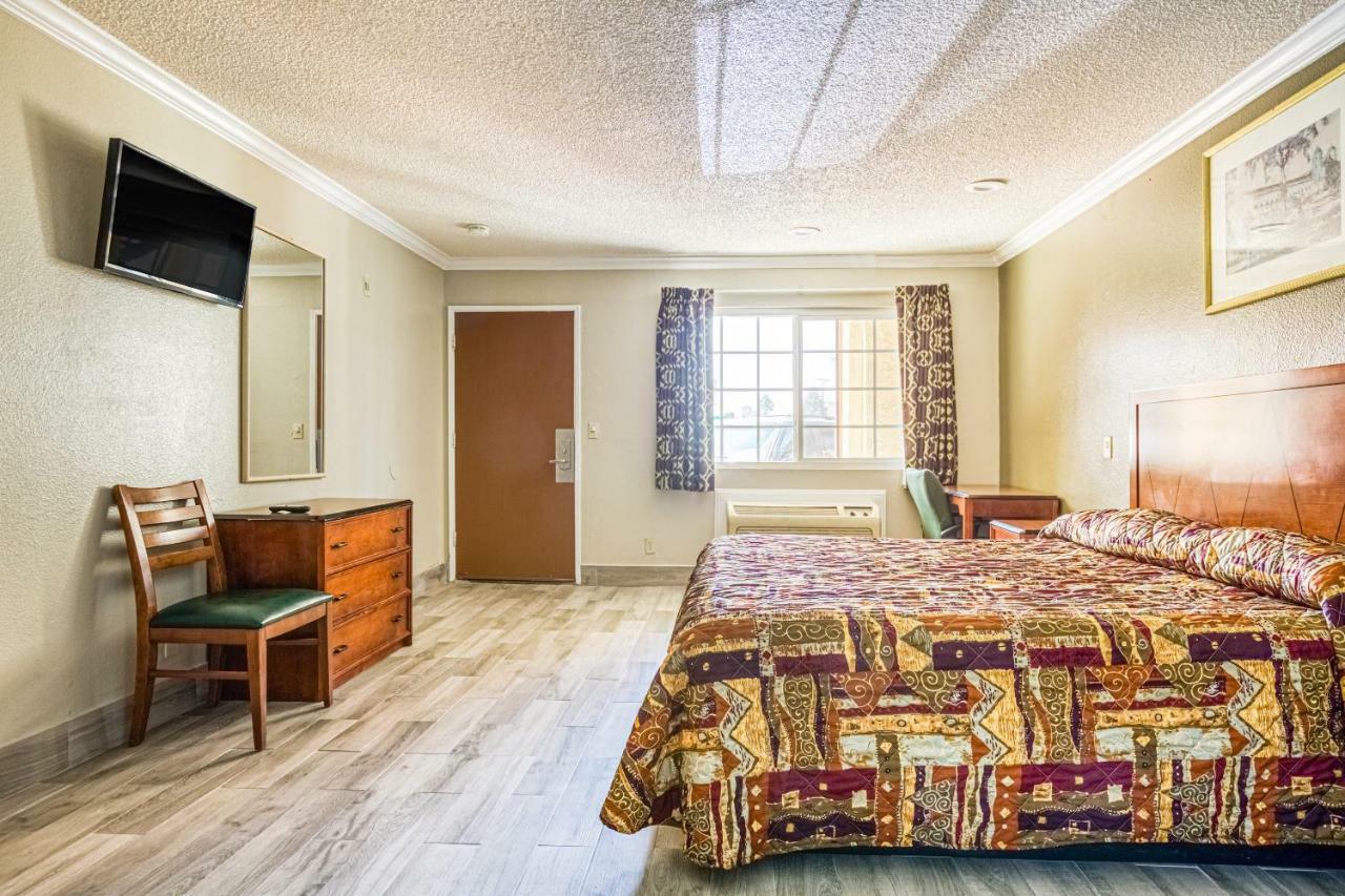 Hotel Whittier, Ca I-605 Екстериор снимка