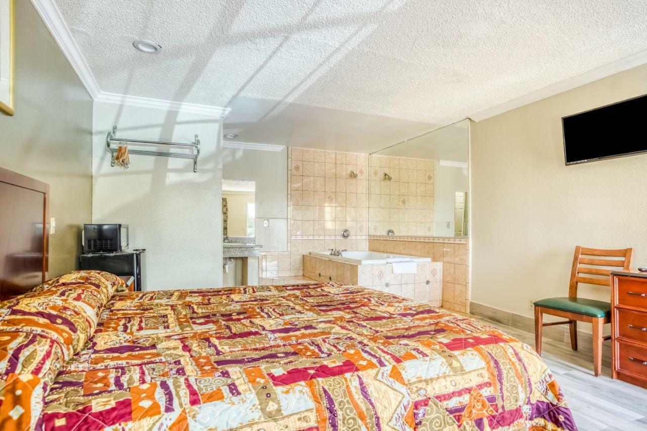 Hotel Whittier, Ca I-605 Екстериор снимка
