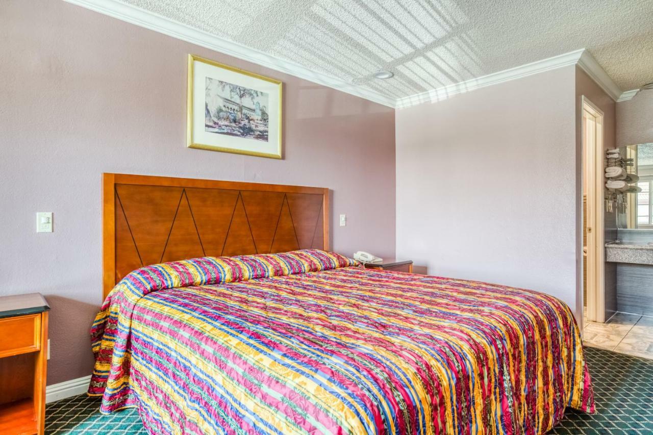 Hotel Whittier, Ca I-605 Екстериор снимка