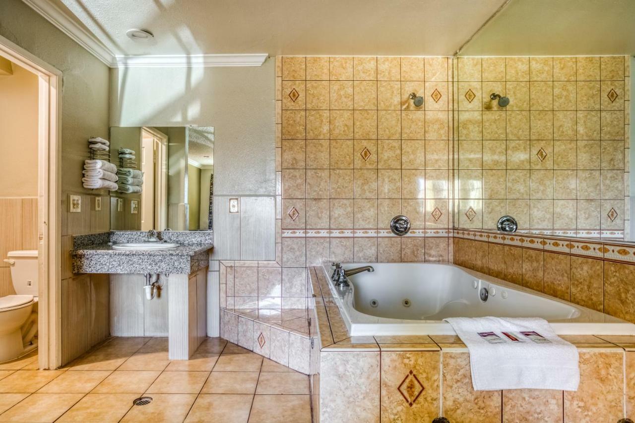 Hotel Whittier, Ca I-605 Екстериор снимка