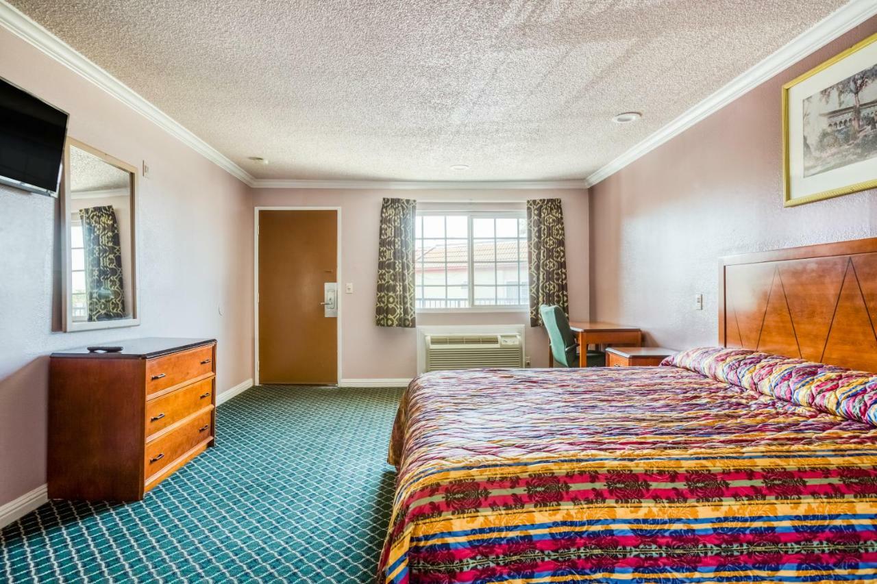 Hotel Whittier, Ca I-605 Екстериор снимка