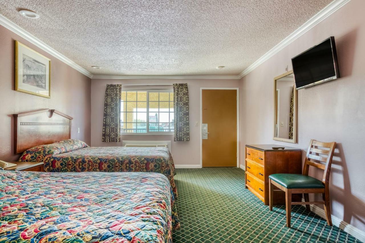 Hotel Whittier, Ca I-605 Екстериор снимка