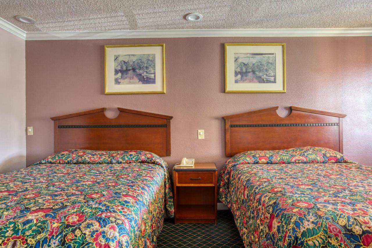 Hotel Whittier, Ca I-605 Екстериор снимка